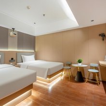 亚多斯设计酒店(深圳会展中心皇岗口岸店)
