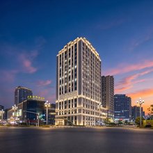 国境以南酒店(重庆綦江东站万达广场店)