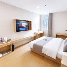 蓝湾假日酒店(苏州澹台湖风景区枫津路地铁站店)