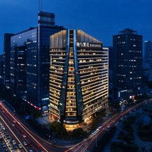 长沙她与繁花·RARAHOTEL酒店(五一广场国金中心店)