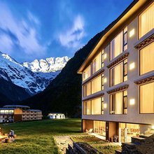 慢山MANSHAN·金雪篝火私汤庄园(下雨崩店)