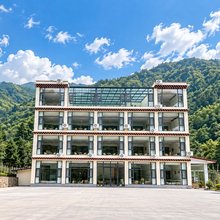 悦享·诺见山辰·天幕山景美宿(康定店)