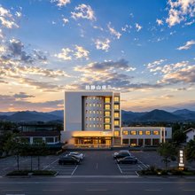 拾静山房酒店(广州沙湾古镇店)