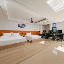 竞·未来电竞民宿(世纪城新会展天府三街地铁站店)