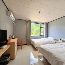 德钦小院里花园民宿