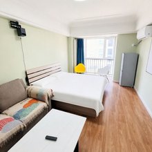 柒悦观影民宿(长春火车站万达店)