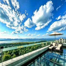 威宁蓝湾酒店(草海北坡生态公园会展中心店)