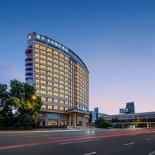 义乌国际商贸城·西子礼白设计师酒店(三挺路夜市街店)