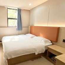 广州鸿泰公寓(五羊邨地铁站店)