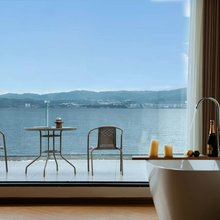海莉丝·Brumelieu一线海景·日落山海度假美宿(洱海理想邦店)