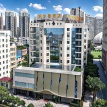 泊尔曼酒店(玉林中药港会展中心店)