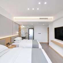 尊爵酒店(安顺高铁西站店)