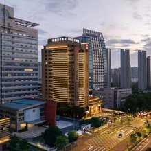 朵高艺术酒店(宁波天一广场SHOPING兴宁桥东地铁站店)