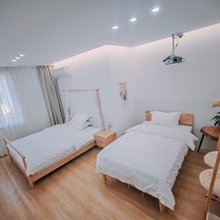 此间落魄山民宿