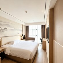 美亚轻居酒店( 华中南路新天地购物中心店)