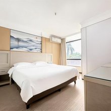 珠海百盛酒店(香洲长途站万象汇店)