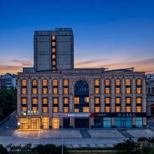 潮漫酒店(泰安大学城五矿商业街店)