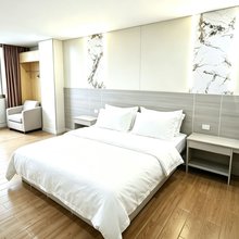 艾希酒店(重庆解放碑较场口地铁站店)