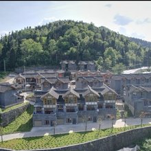山涧伴·罗广森居