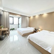 花园里民宿(中堡地铁站店)