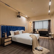 戊者设计师酒店(春熙路红星桥地铁站店)
