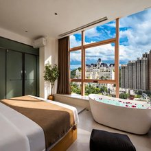 栖子·SKY智能观景美宿(花果园地铁站海豚广场店)