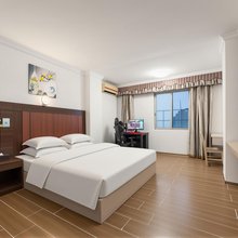 TPX幻阵赛场电竞民宿(湛江麻章高铁西站店)