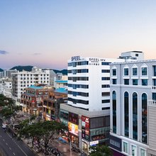 SFEEL设计师酒店(三亚湾壹号店)