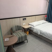 宝运宾馆(绵阳火车站店)