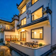 徽巷里民宿(呈坎风景区店)