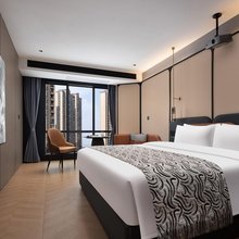 潜台词UN民宿(汇金天虹购物中心店)