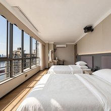 重庆丽万江景智能美宿(解放碑步行街洪崖洞店)