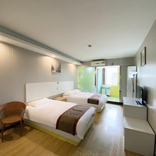 九九聚家商务宾馆(南京站红山动物园店)
