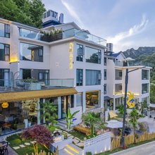 老君山畔山民宿(中灵索道店)