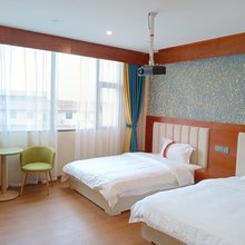 若尔盖黄河居藏药汤浴民宿