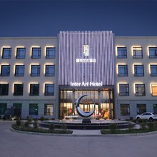 晋州鹰特艺术酒店
