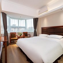 乐程酒店(中原万达市中心医院地铁站店)