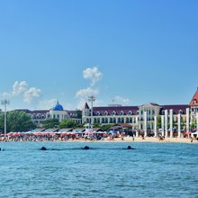 金海海景酒店(北戴河老虎石海上公园店)