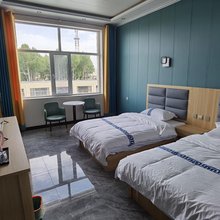 青海湖湖畔花海民俗酒店