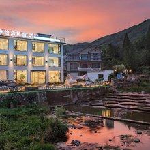 安吉怡洁亲子溯溪度假美宿(安吉云上草原熊猫探险部落乐园店)