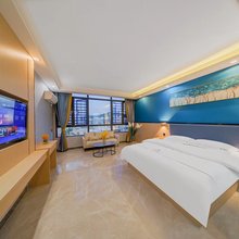 微光公寓(潮南田心店)