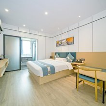 云尚酒店(蓝田开发区理工学院店)
