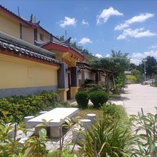 石林隆山客栈