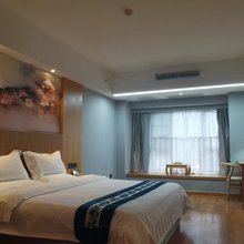 贵山云舍酒店(万科大都会店)