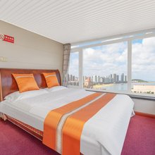 骆克哈特酒店(威海国际海水浴场山东大学西门店)