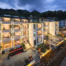 栾川花裳民宿(老君山景区中灵索道店)