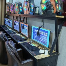 蕲春红枫树电竞大酒店