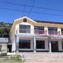 达里湖南岸运财山庄