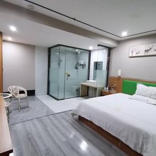 南阳馨月亮酒店