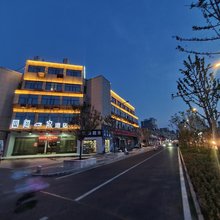 四海一家酒店(华中光彩大市场天润汽车城店)